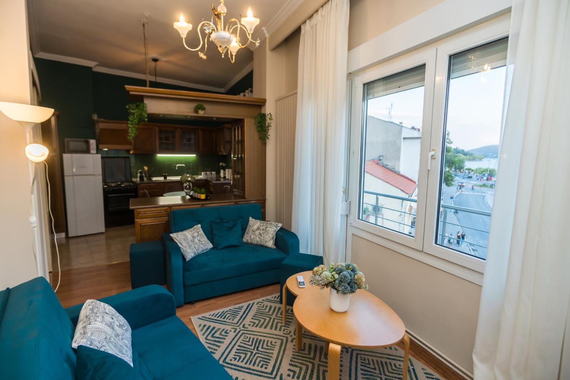 Corner House Apartment Костур Екстериор снимка